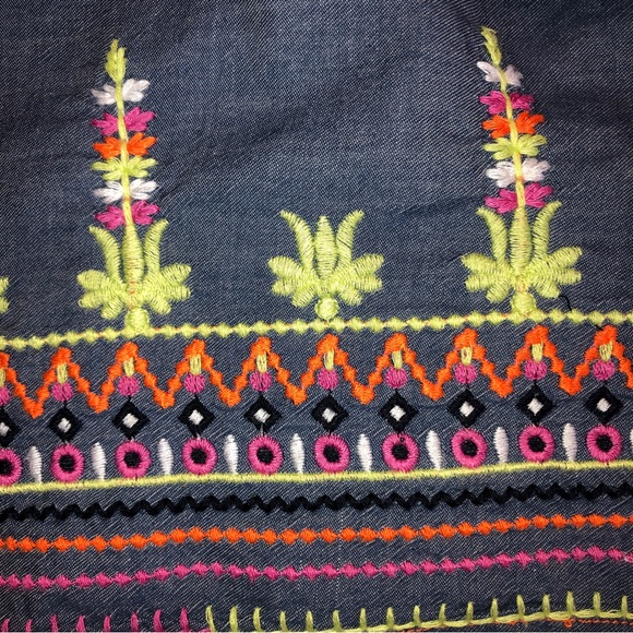 Sz S/M Anthropologie Charlie Paige Blue Chambray Embroidered Smocked L/S Shirt - Picture 7 of 12